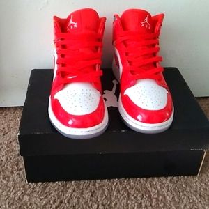 Jordan 1 Mid '"Barcelona" Geometric Print (2021) 6y Big Boy = 7.5 in Women